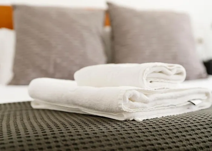 Con Piscina A Metros De Mar * Фуэнхирола