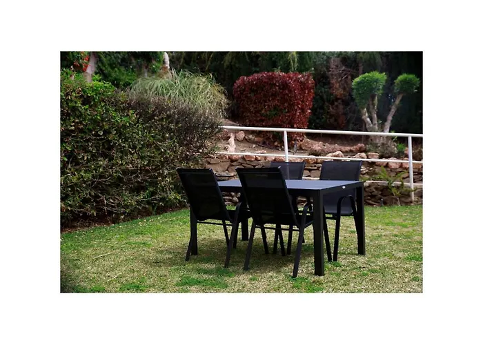 Con Piscina A Metros De Mar Фуэнхирола